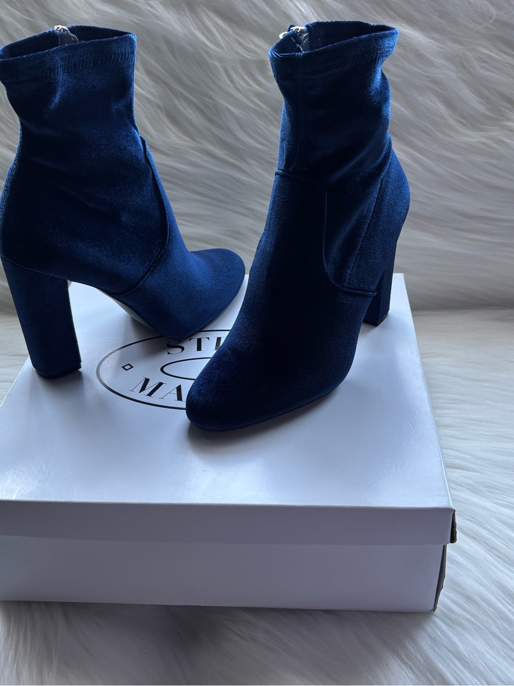 Steve Madden Edit Velvet Bootie with a dark navy shade. Size 6 1/2 worn once 75.
